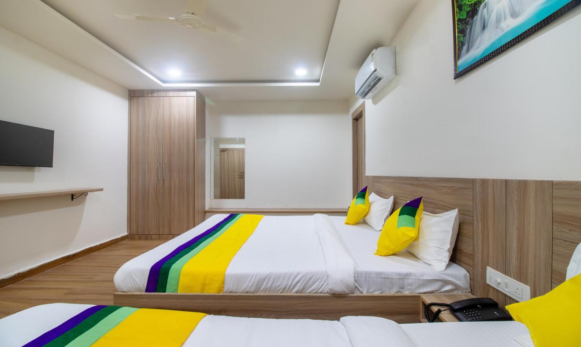 Itsy Hotels Krishna Residency, Govardhan Chauraha Mathura Exterior photo