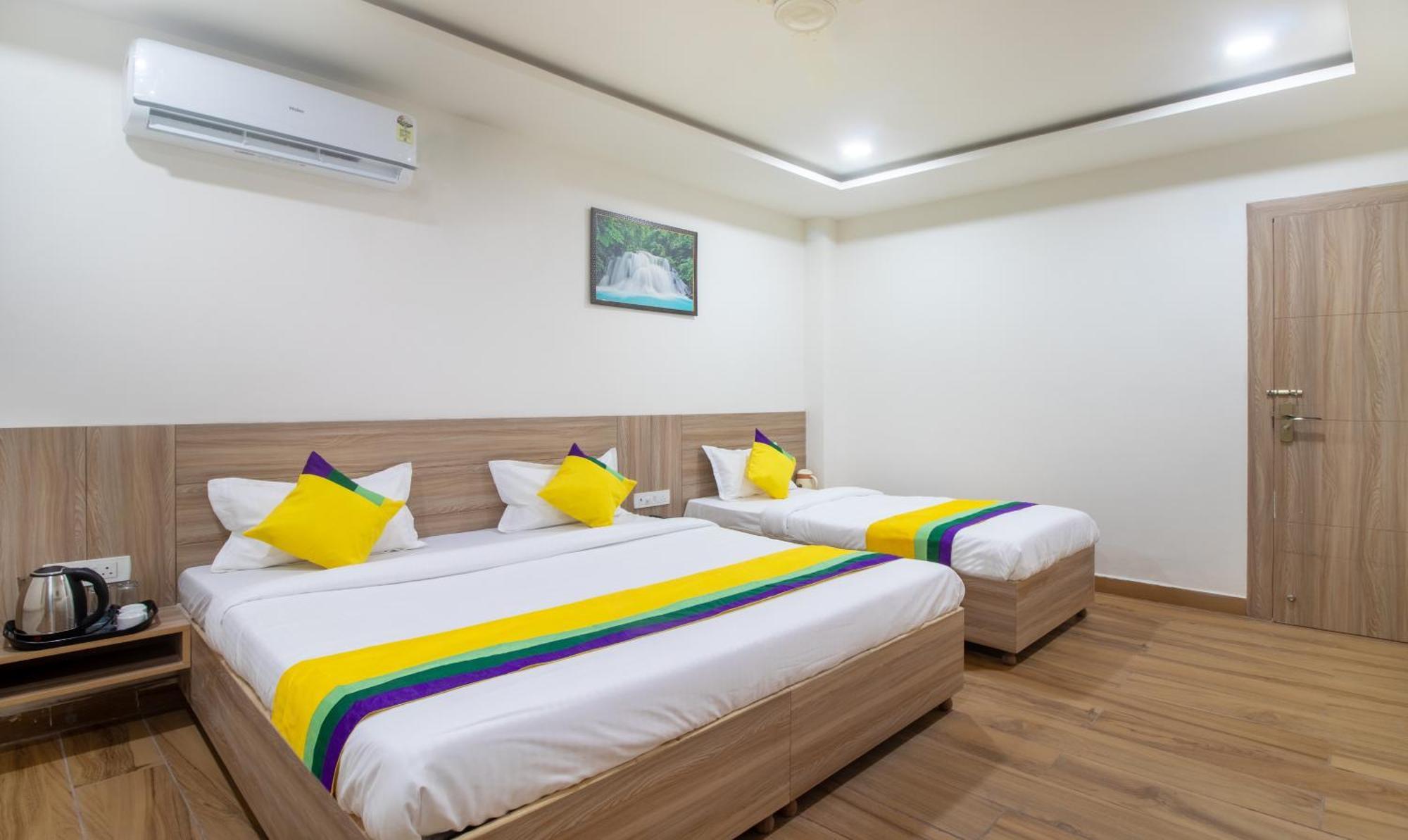 Itsy Hotels Krishna Residency, Govardhan Chauraha Mathura Exterior photo